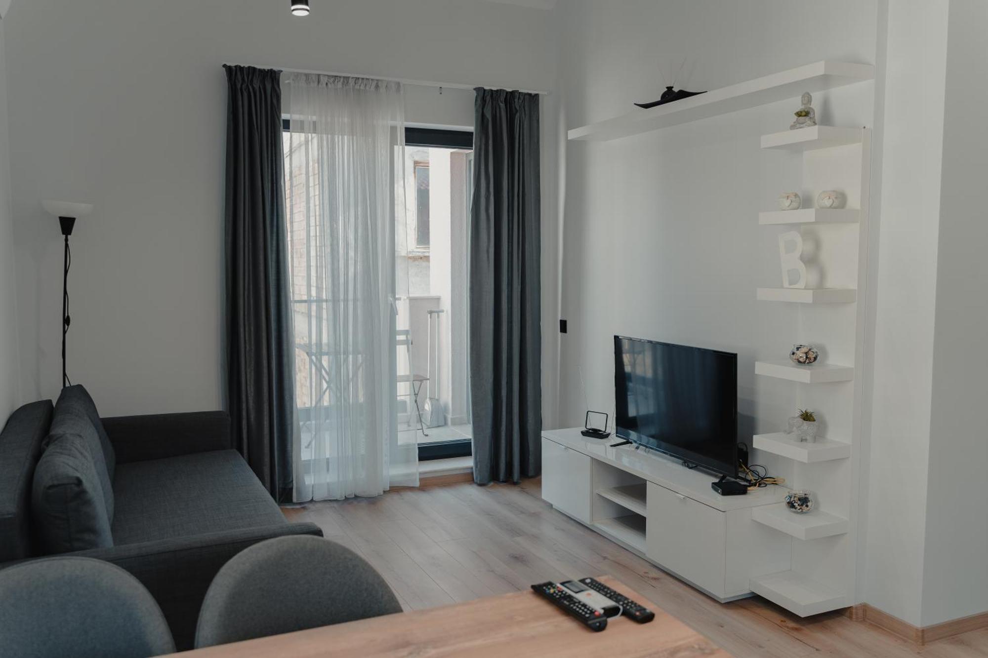 Hugo Apartamento Varna Exterior foto